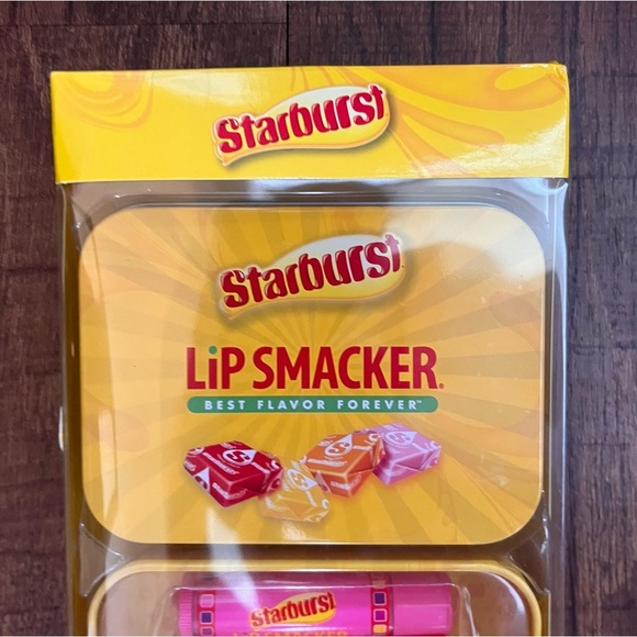 New in package starburst holiday tin w/ four lip glosses strawberry melon - Picture 4 of 6